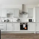 Modern 1 Bedroom Apartment In York With Parking